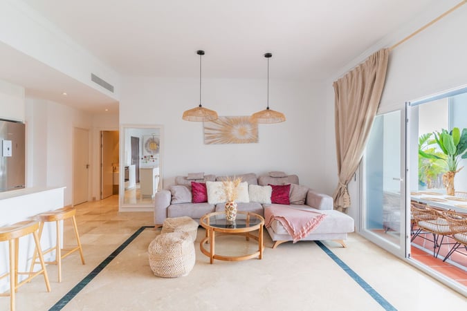 Apartment in Benahavis - view 1