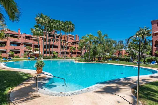 Apartment in Guadalmina - view 1