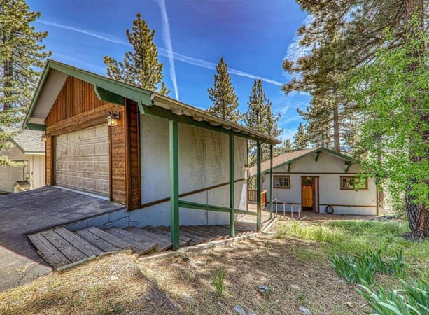 House in Truckee - view 1