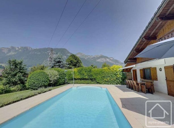 House in Le Biot - view 1