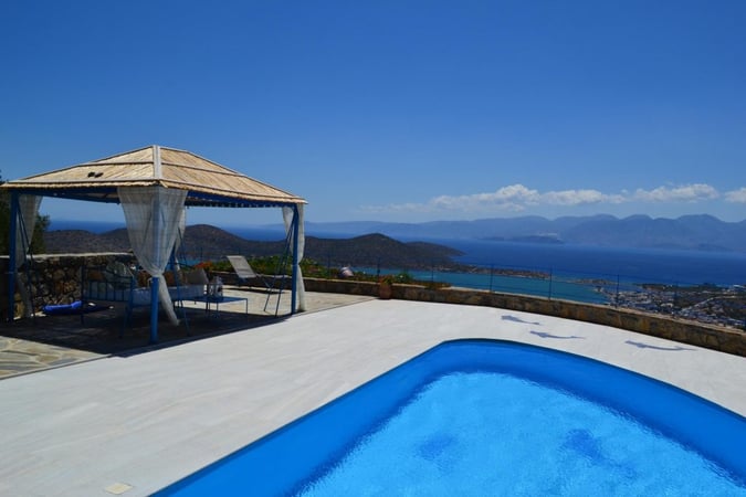 House in Agios Nikolaos - view 1