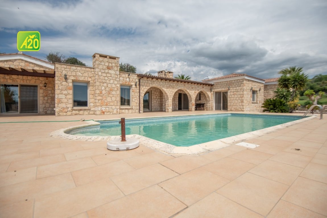 Villa in Simou - Image 3