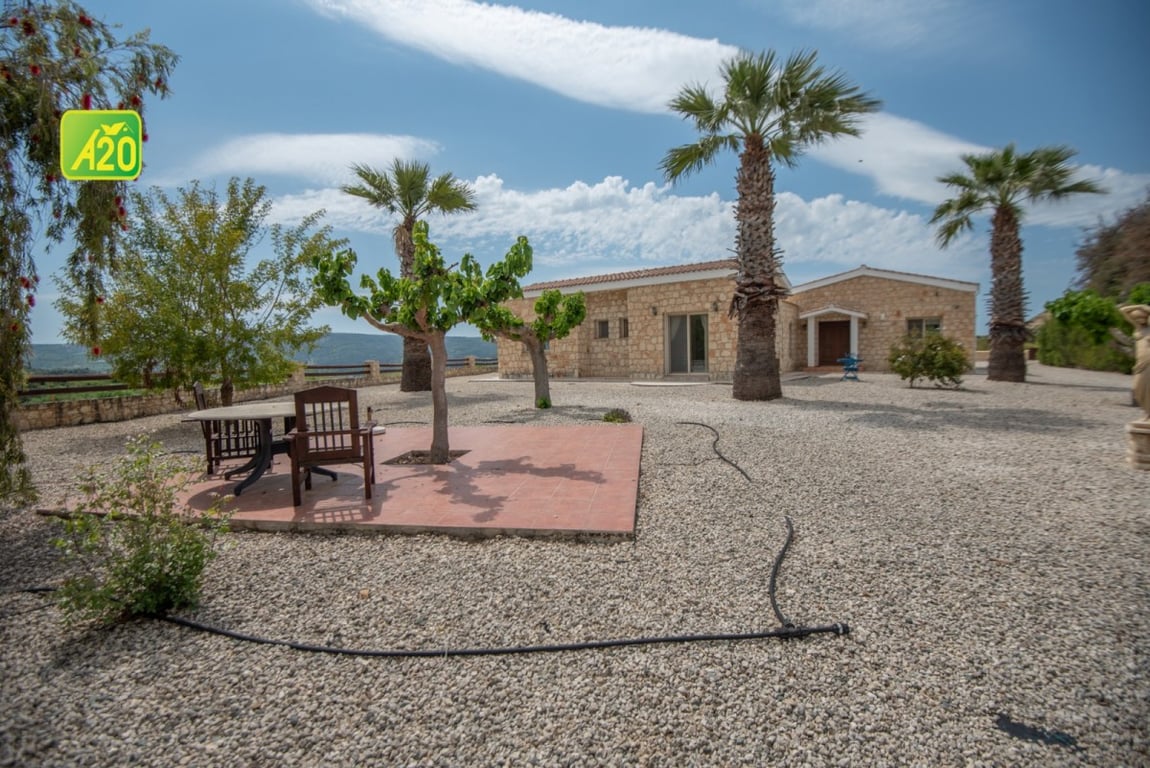 Villa in Simou