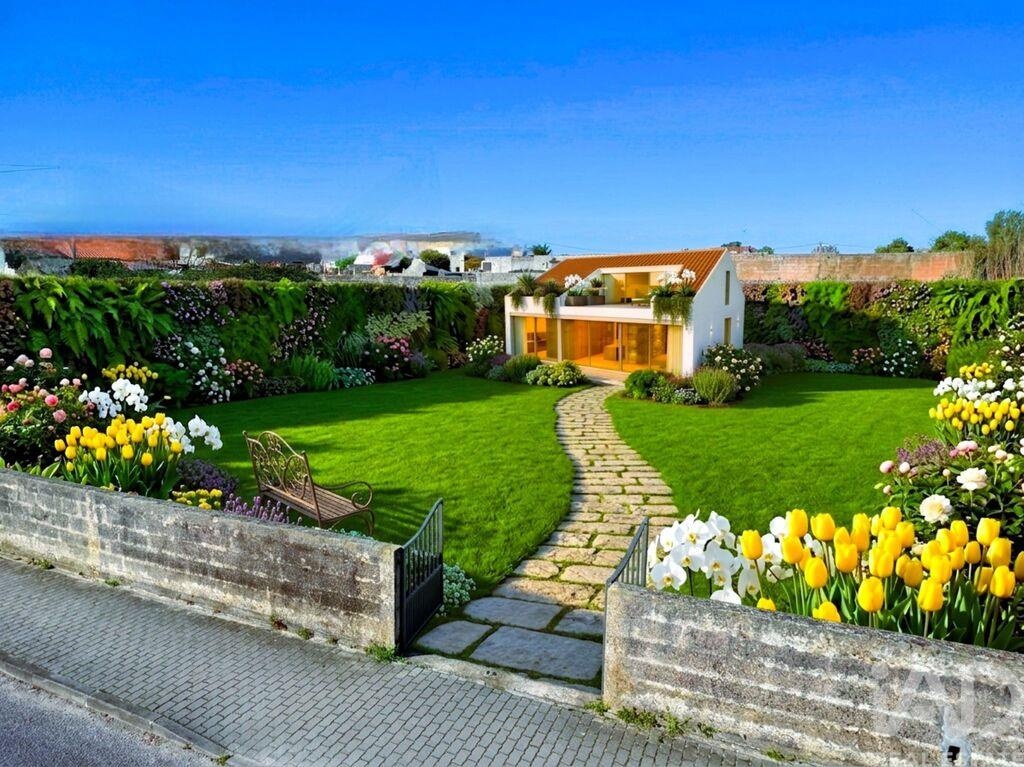 Land in Vieira de Leiria