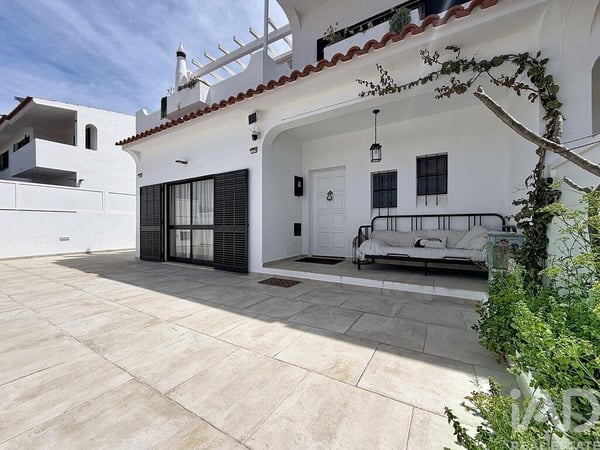 House in Quelfes - view 1