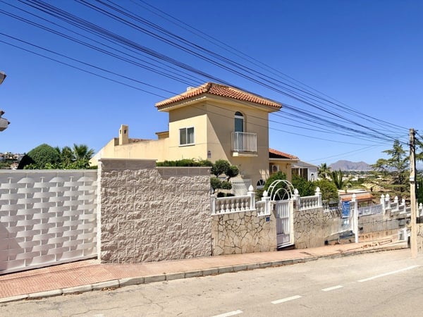 Villa in La Verada - view 1