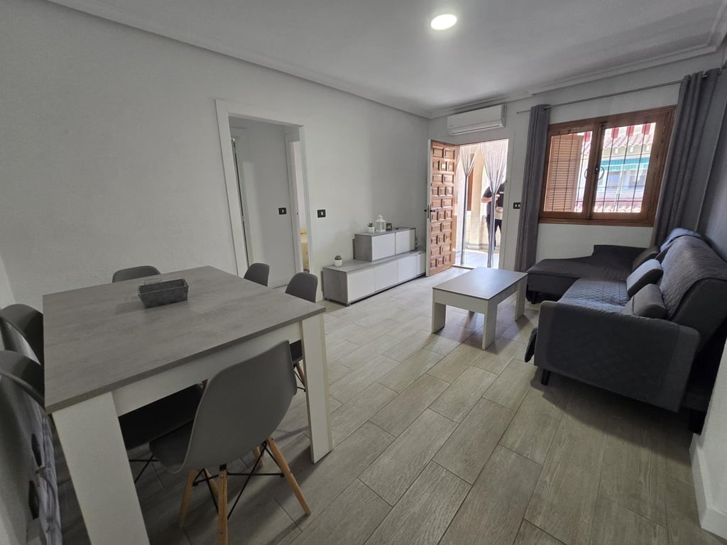 Apartment in Torrevieja - Image 3