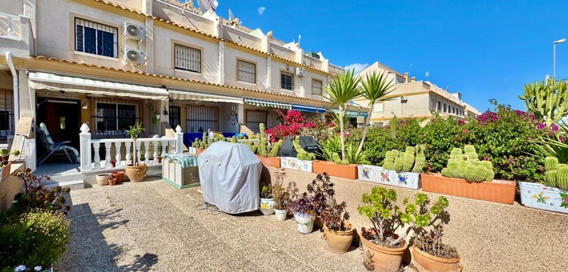 House in Villamartin - view 1