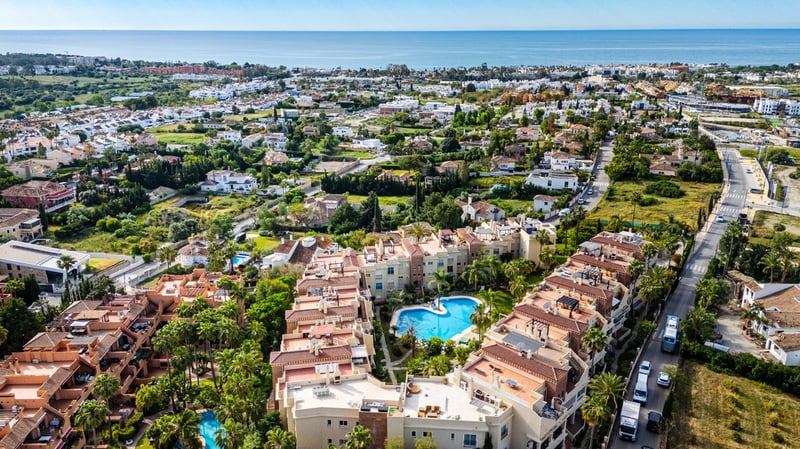 Penthouse in Benahavis - view 1