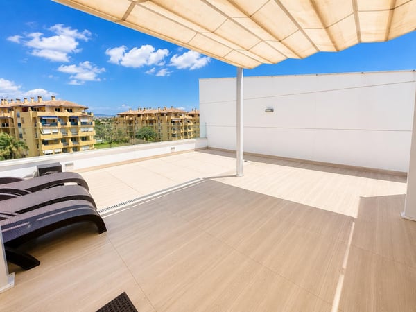 Apartment in Nueva Andalucia - view 1