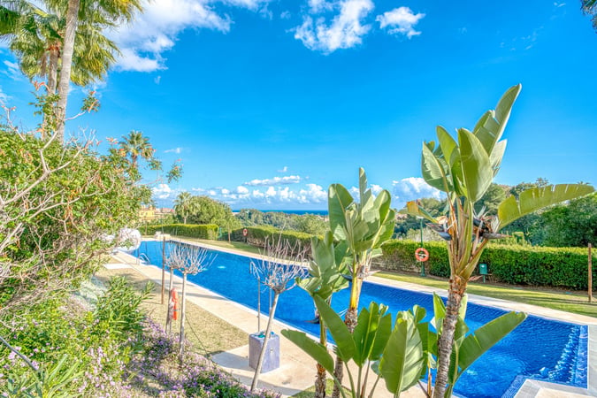 Apartment in Nueva Andalucia - view 1