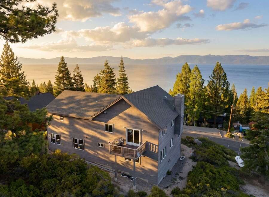 House in Meeks Bay - Image 3