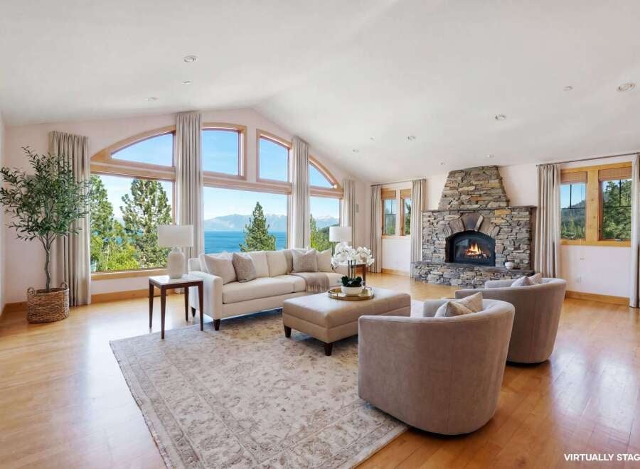 House in Meeks Bay - Image 2