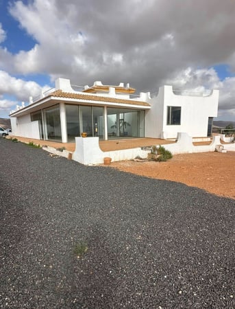 House in Triquivijate - view 1