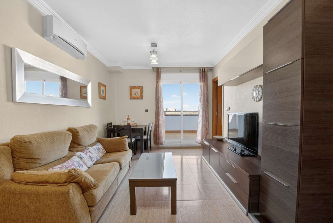 Apartment in Torrevieja - Image 2