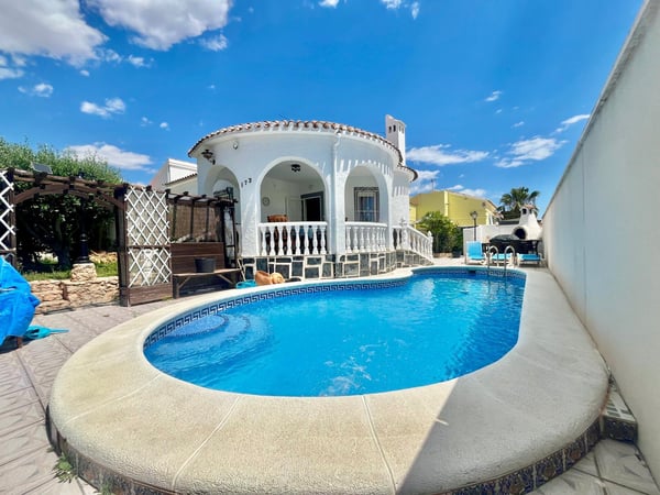Villa in Urbanizacion los Balcones - view 1