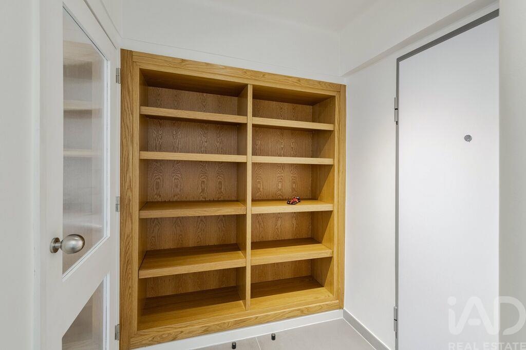 Apartment in Carnide - Image 3