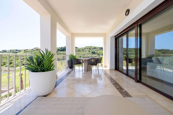 Villa in Estepona - view 1