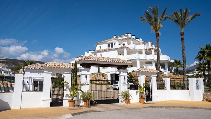 Apartment in Nueva Andalucia - view 1
