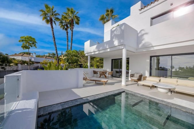 House in Estepona - view 1