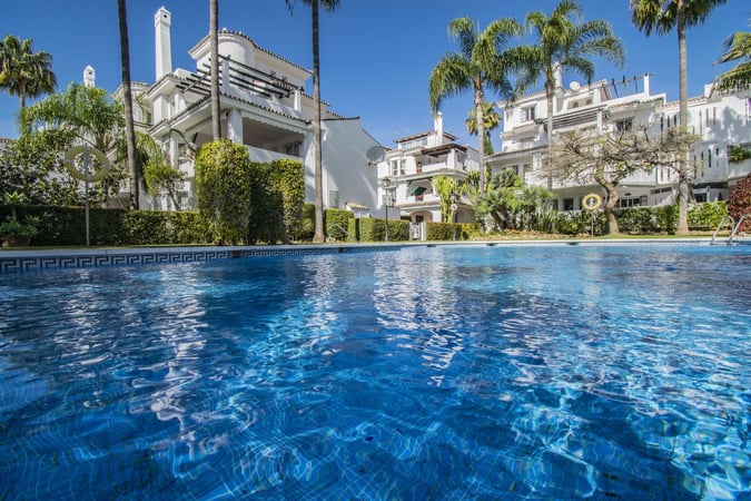 Apartment in Nueva Andalucia - view 1
