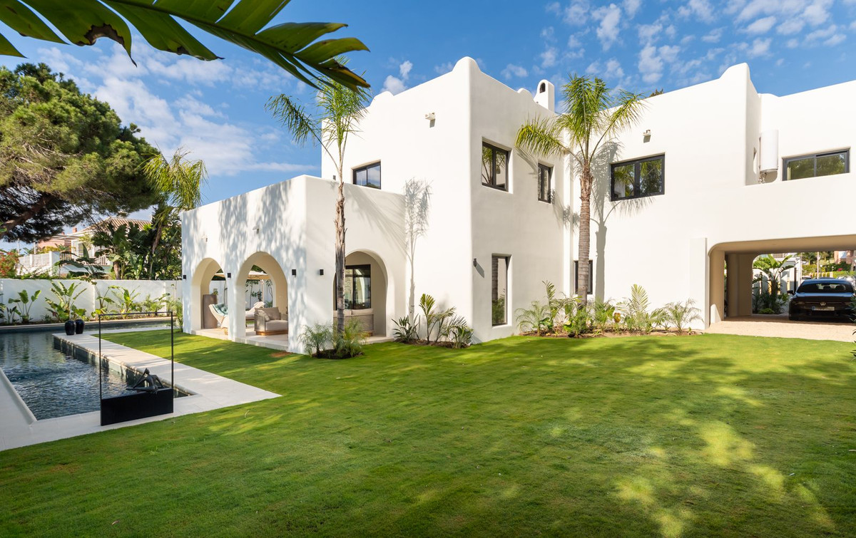 Villa in Guadalmina - Image 3