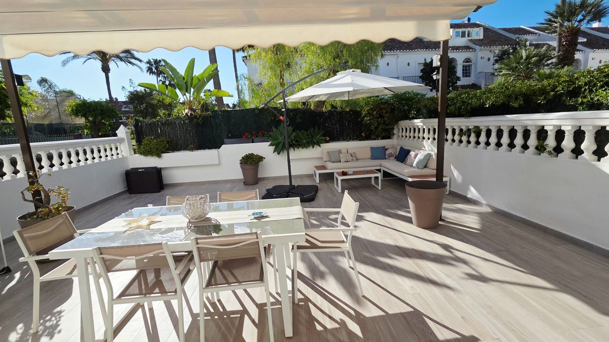 Villa in Nueva Andalucia - Image 3
