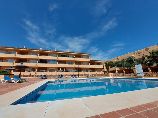 Apartment in Elviria - view 1