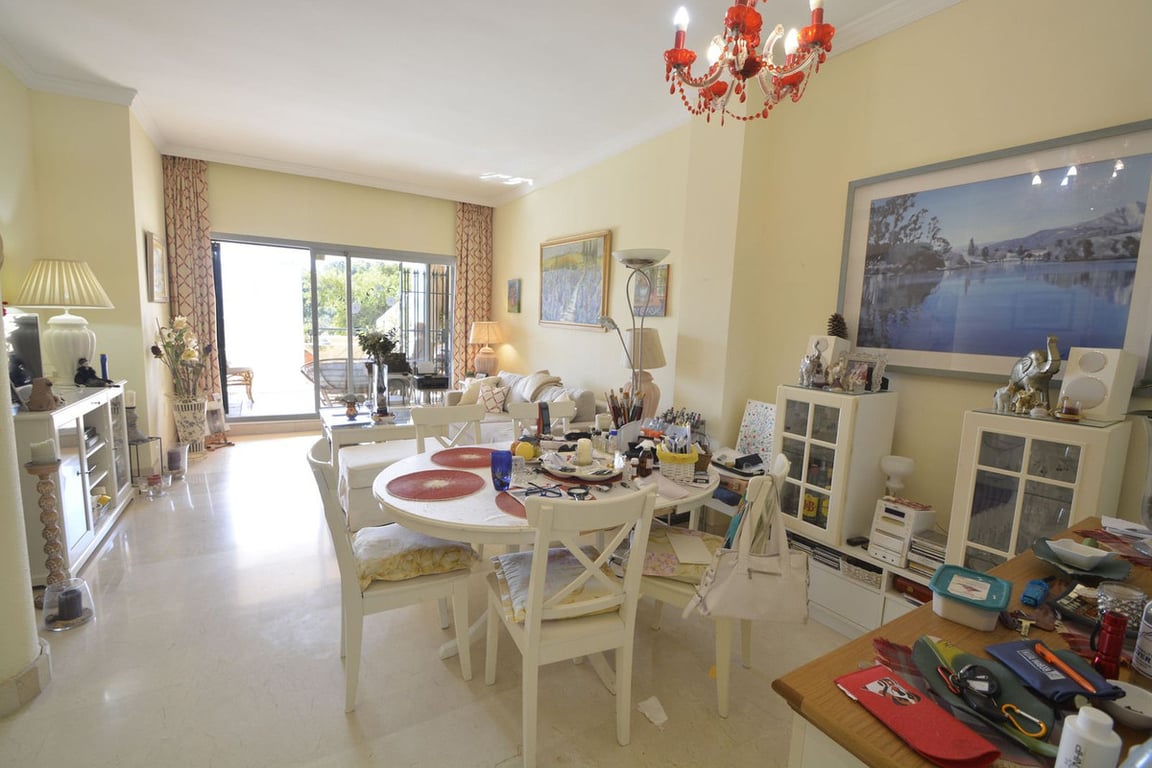 Apartment in Elviria - Image 3
