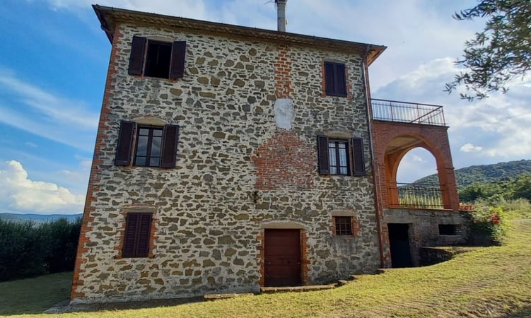 House in Panicale - view 1