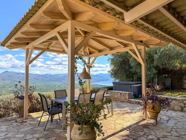 Villa in Tolon - view 1