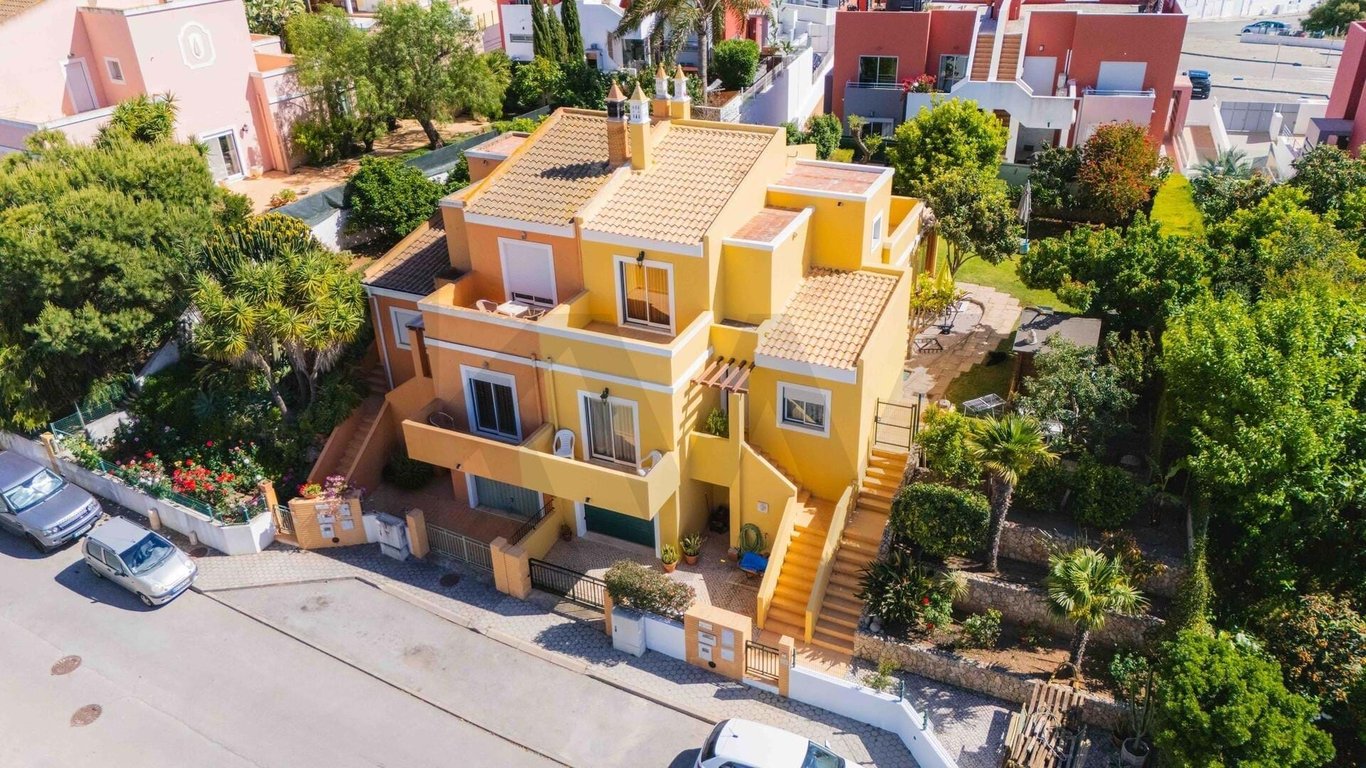 Villa in Parchal - Image 2