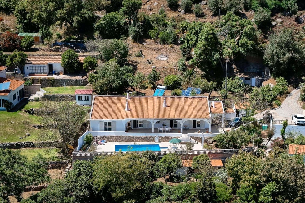 Villa in Alferce