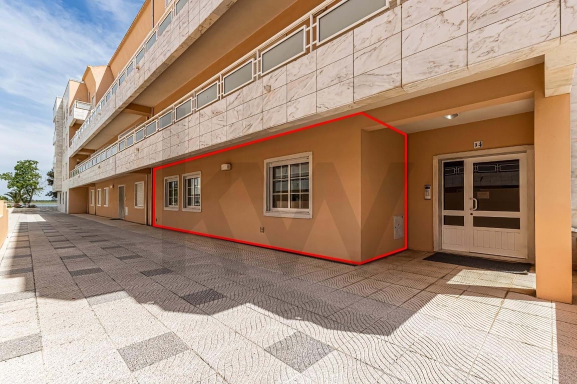 Apartment in Vila Real de Santo Antonio - Image 2