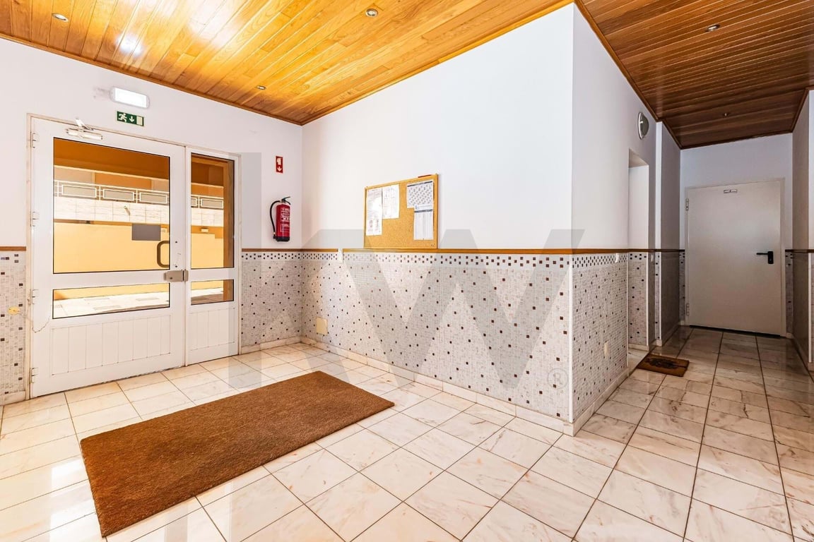 Apartment in Vila Real de Santo Antonio - Image 3