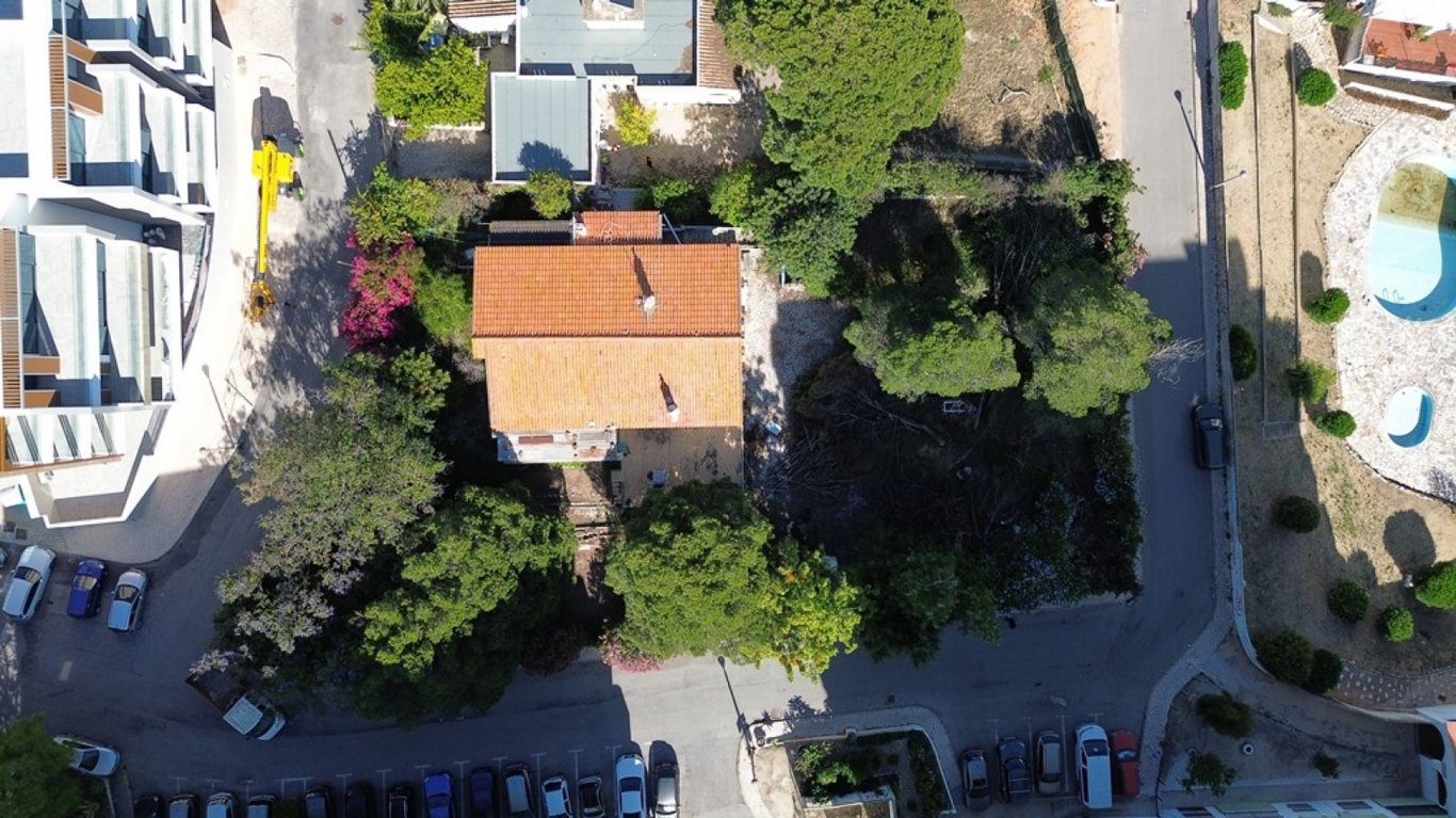 House in Quarteira - Image 2