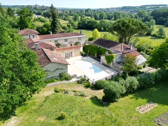 House in Medillac - Image 2