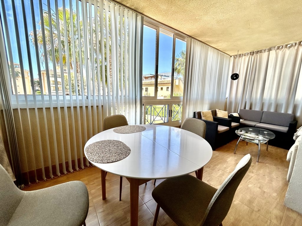 House in Torrelamata - Image 3