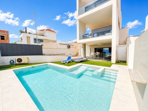 Villa in Benijofar - view 1