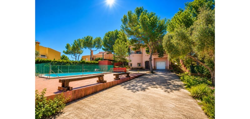 House in San Miguel de Salinas - view 1