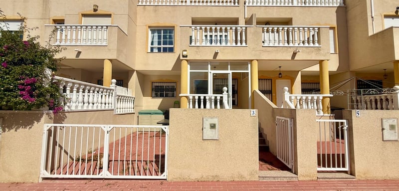 House in Guardamar del Segura - view 1