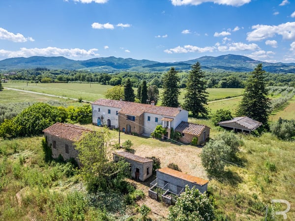House in Sorano - view 1