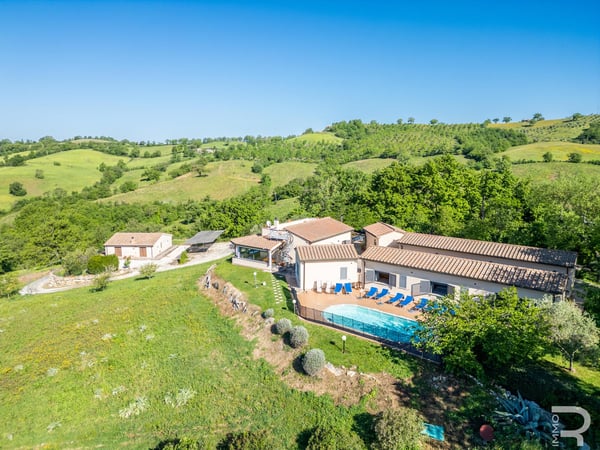 House in Semproniano - view 1