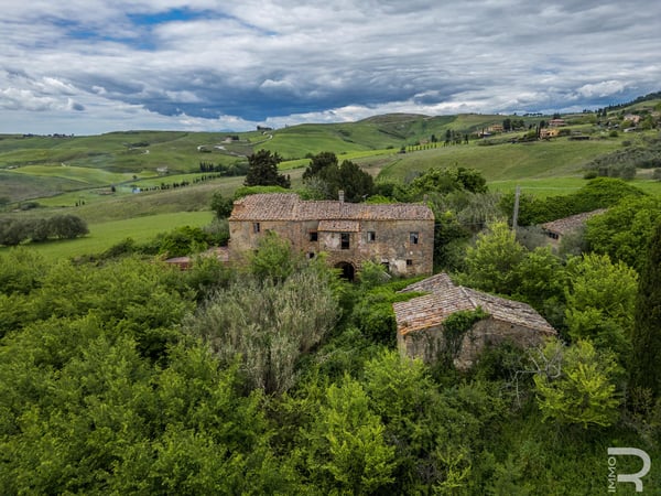 House in Volterra - view 1