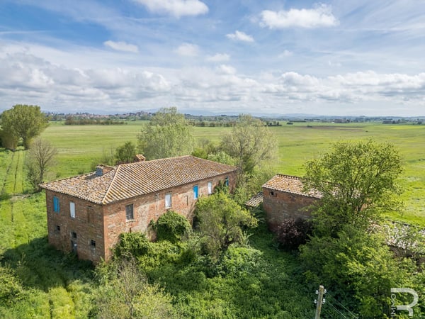 House in Torrita - view 1