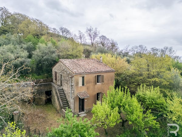 House in Sorano - view 1