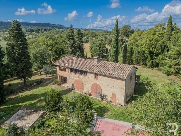 House in Cetona - view 1