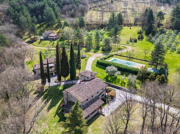 House in Chiusi della Verna - view 1