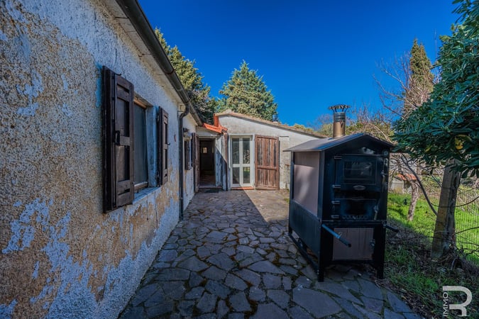 House in Cinigiano - view 1