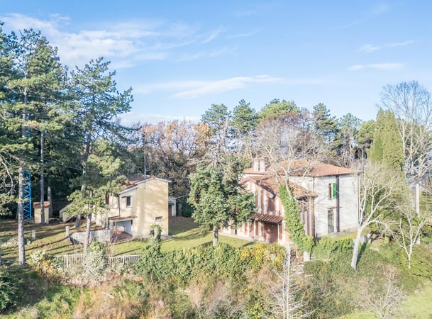 Villa in Arezzo - view 1